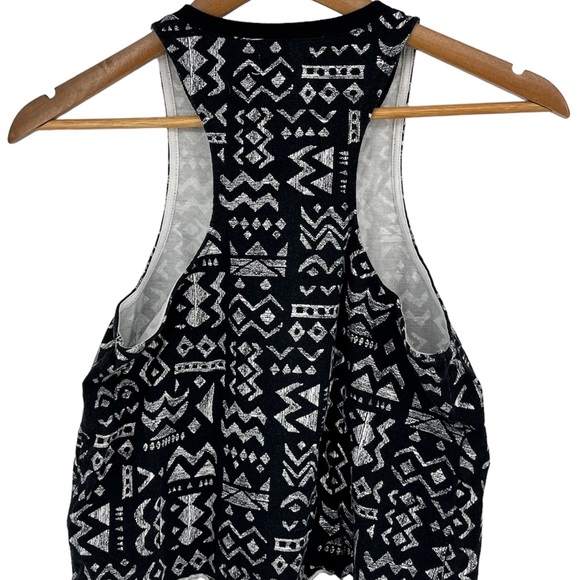 Silence + Noise crop top S sleeveless tribal Aztec black white zip - Picture 5 of 10